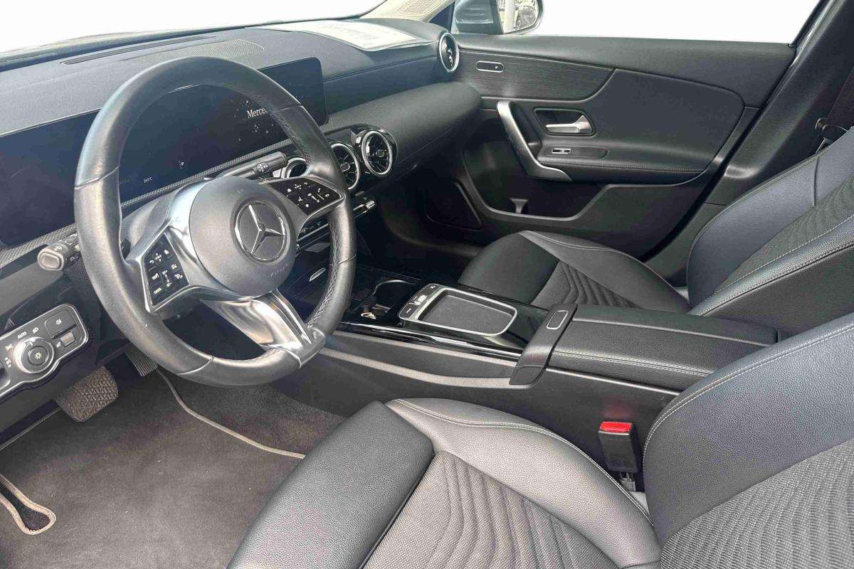 mercedes-benz-200-2024-gasolina-1332cc