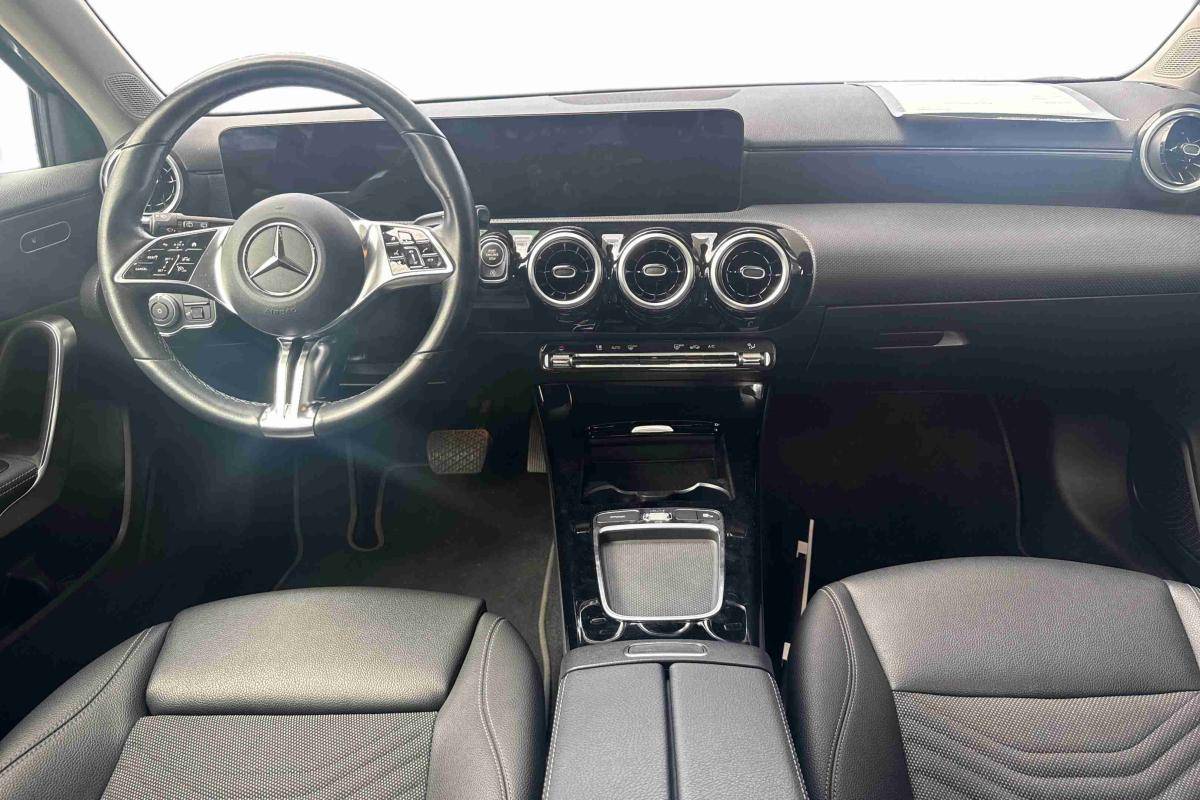 mercedes-benz-200-2024-gasolina-1332cc