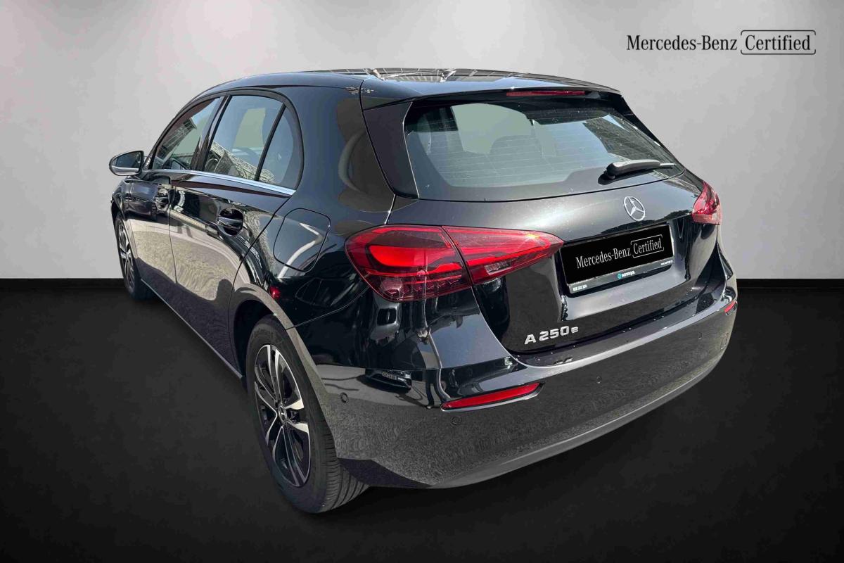 mercedes-benz-classe-a-2024-hibrido-1332cc