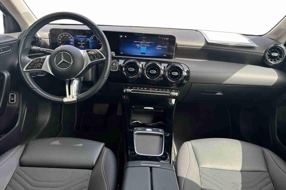 mercedes-benz-classe-a-2024-hibrido-1332cc