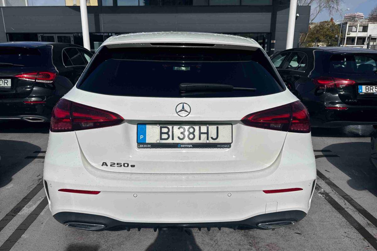mercedes-benz-classe-a-2024-hibrido-1332cc