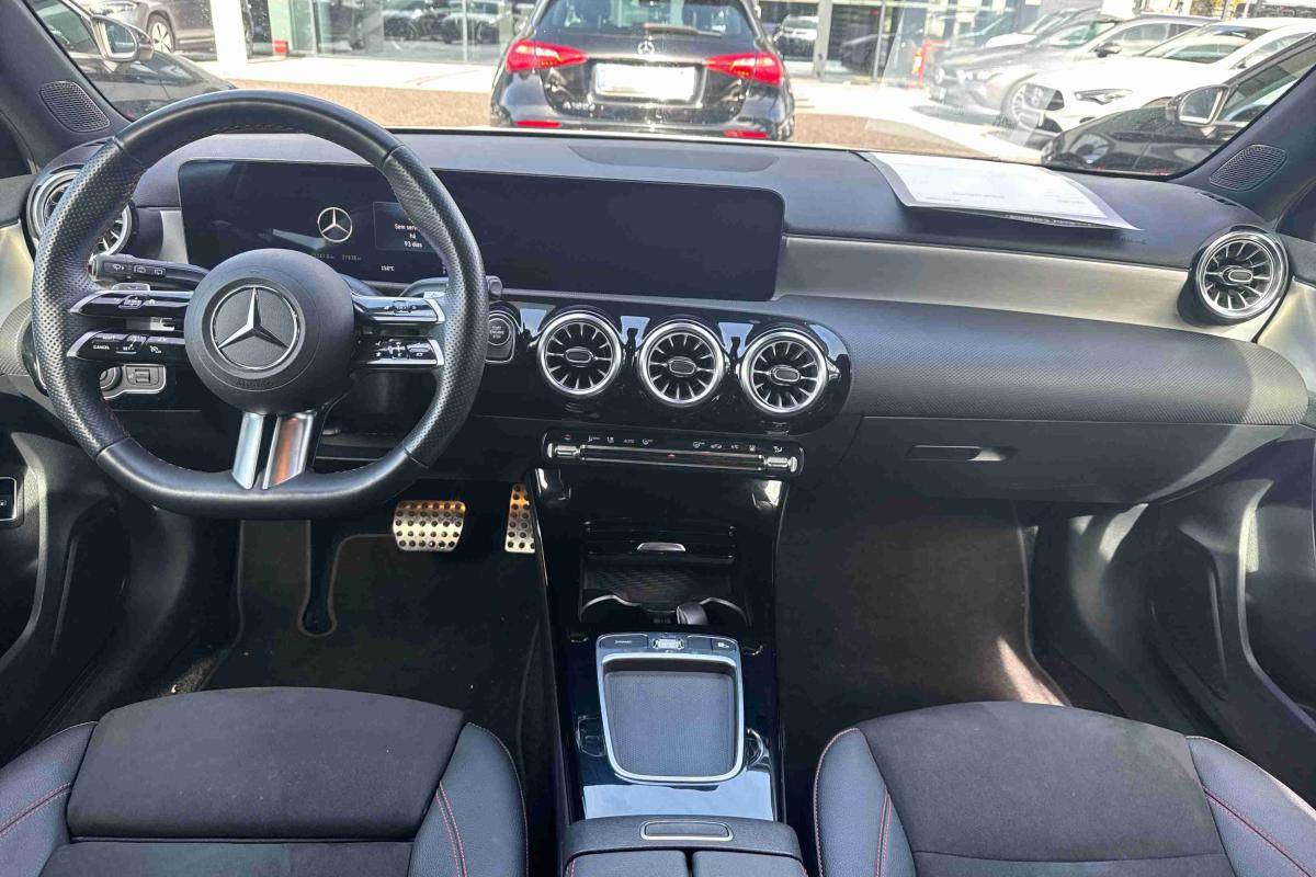 mercedes-benz-classe-a-2024-hibrido-1332cc