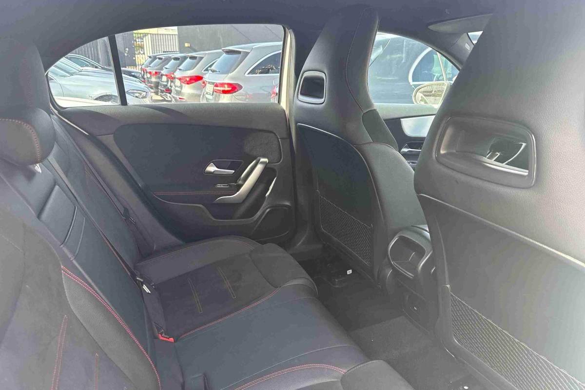 mercedes-benz-classe-a-2024-hibrido-1332cc