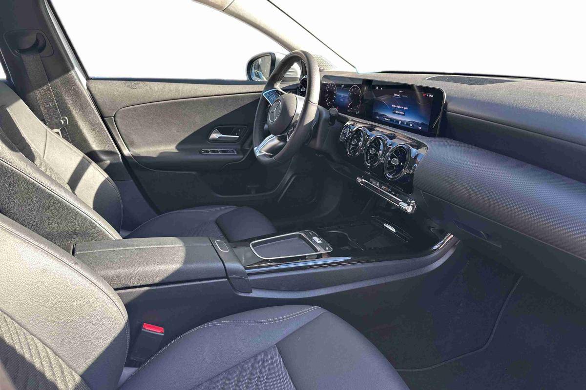 mercedes-benz-200-2025-gasolina-1332cc