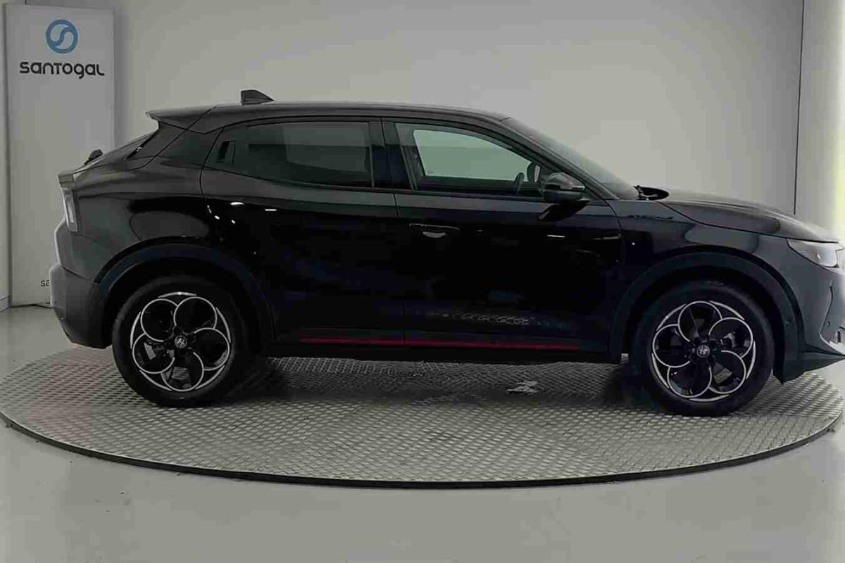 alfa-romeo-junior-2025-eletrico-0cc