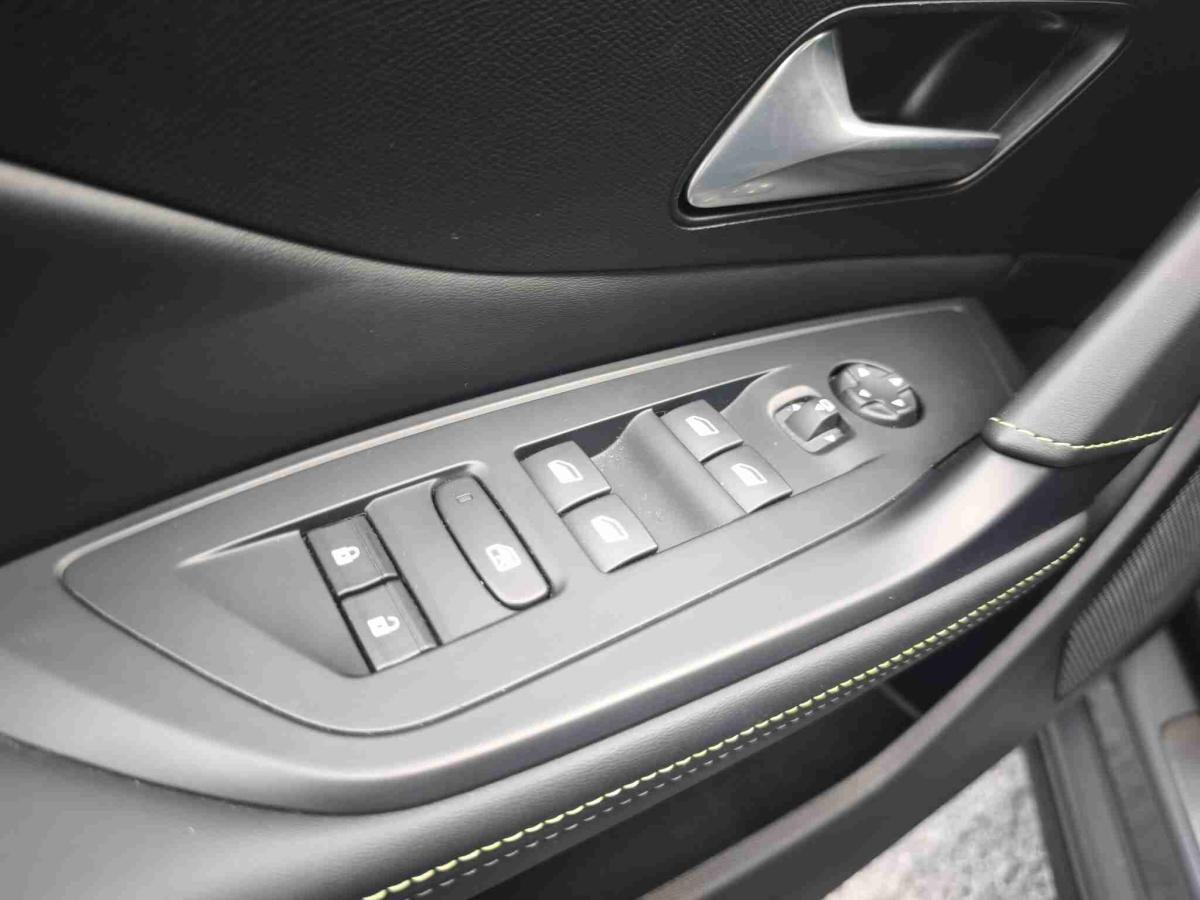 peugeot-408-2025-gasolina-1199cc