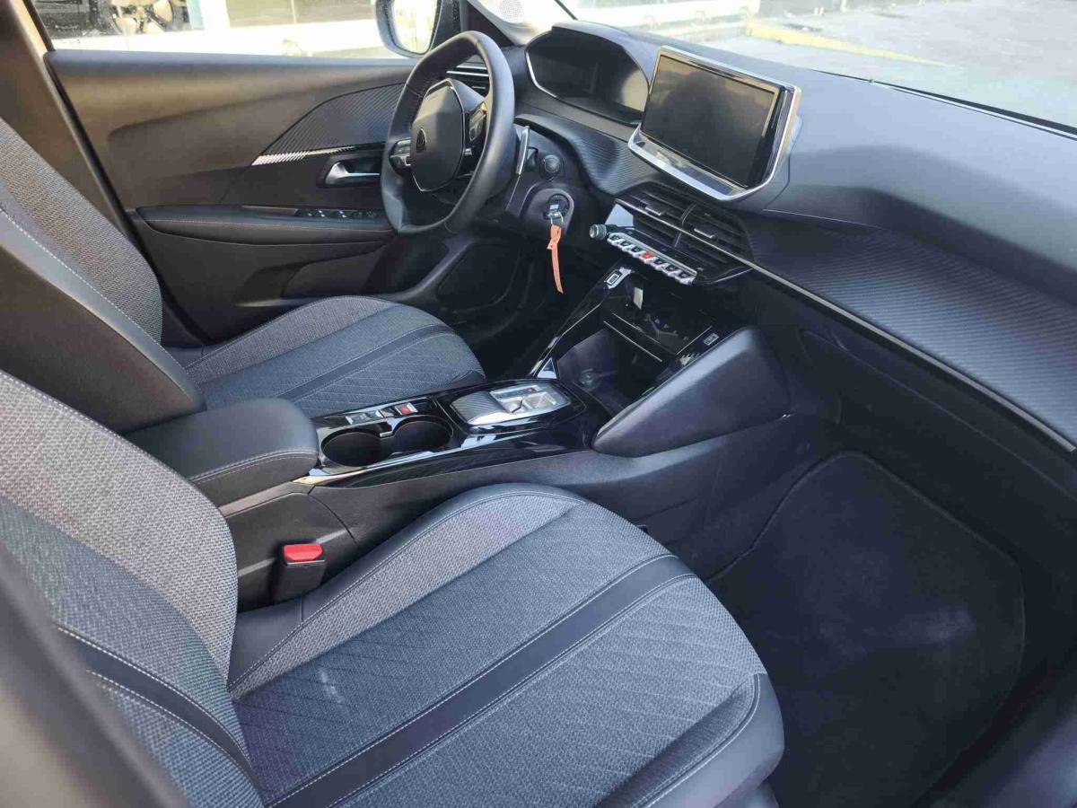 peugeot-208-2025-gasolina-1199cc