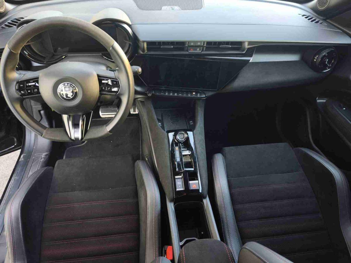 alfa-romeo-junior-2025-eletrico-0cc