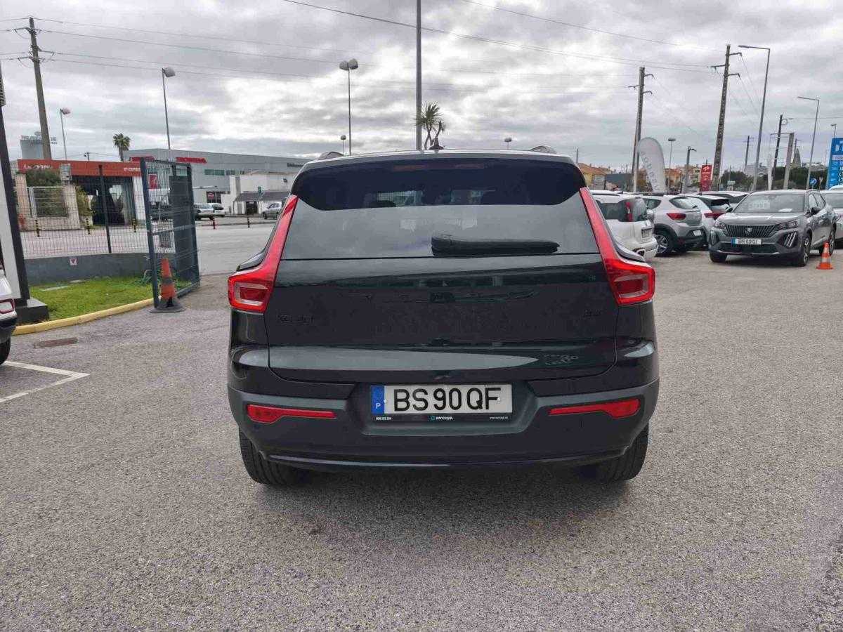 volvo-xc40-2025-gasolina-1969cc