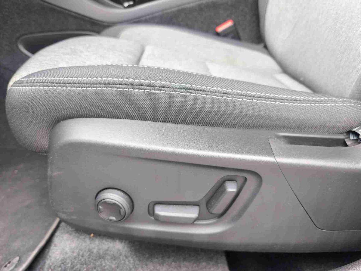 volvo-xc40-2025-gasolina-1969cc