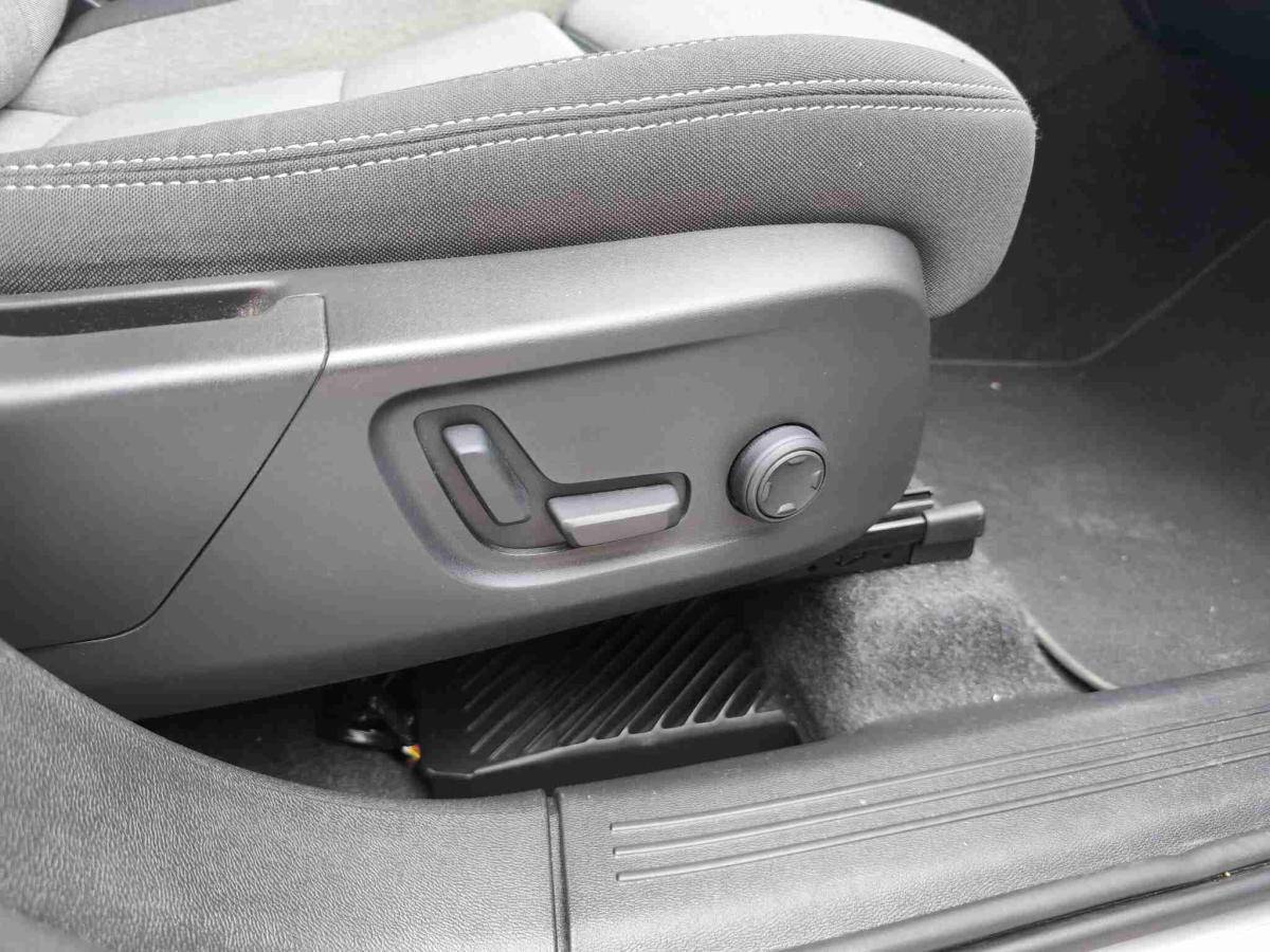 volvo-xc40-2025-gasolina-1969cc