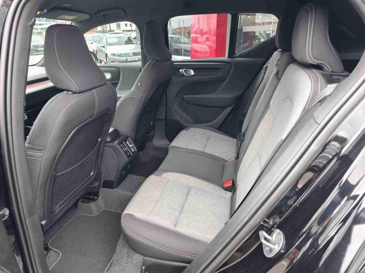 volvo-xc40-2025-gasolina-1969cc