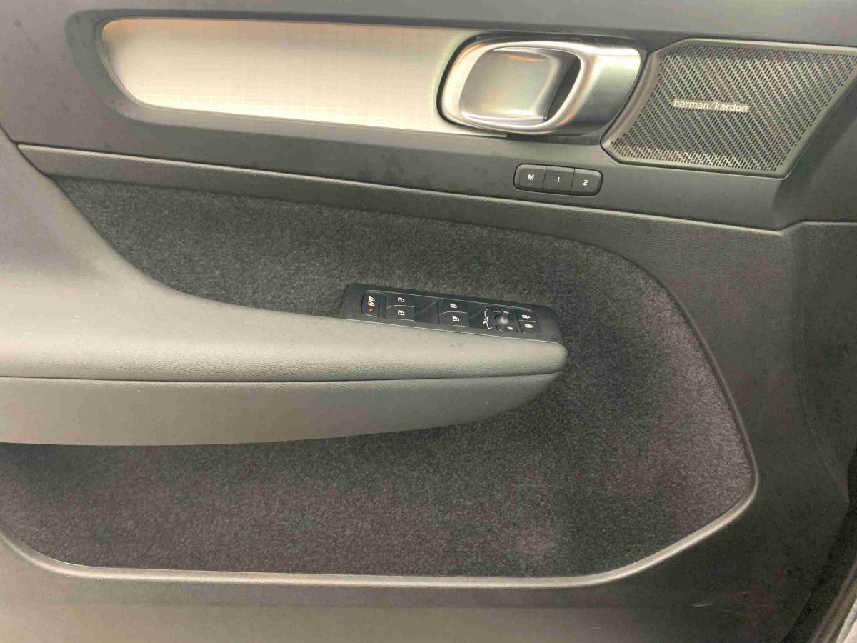 volvo-xc40-2025-gasolina-1969cc