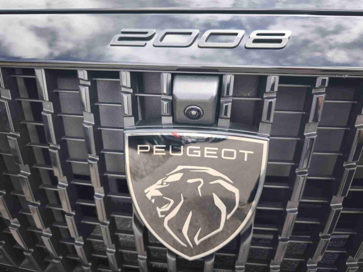 peugeot-e-2008-2026-eletrico-0cc