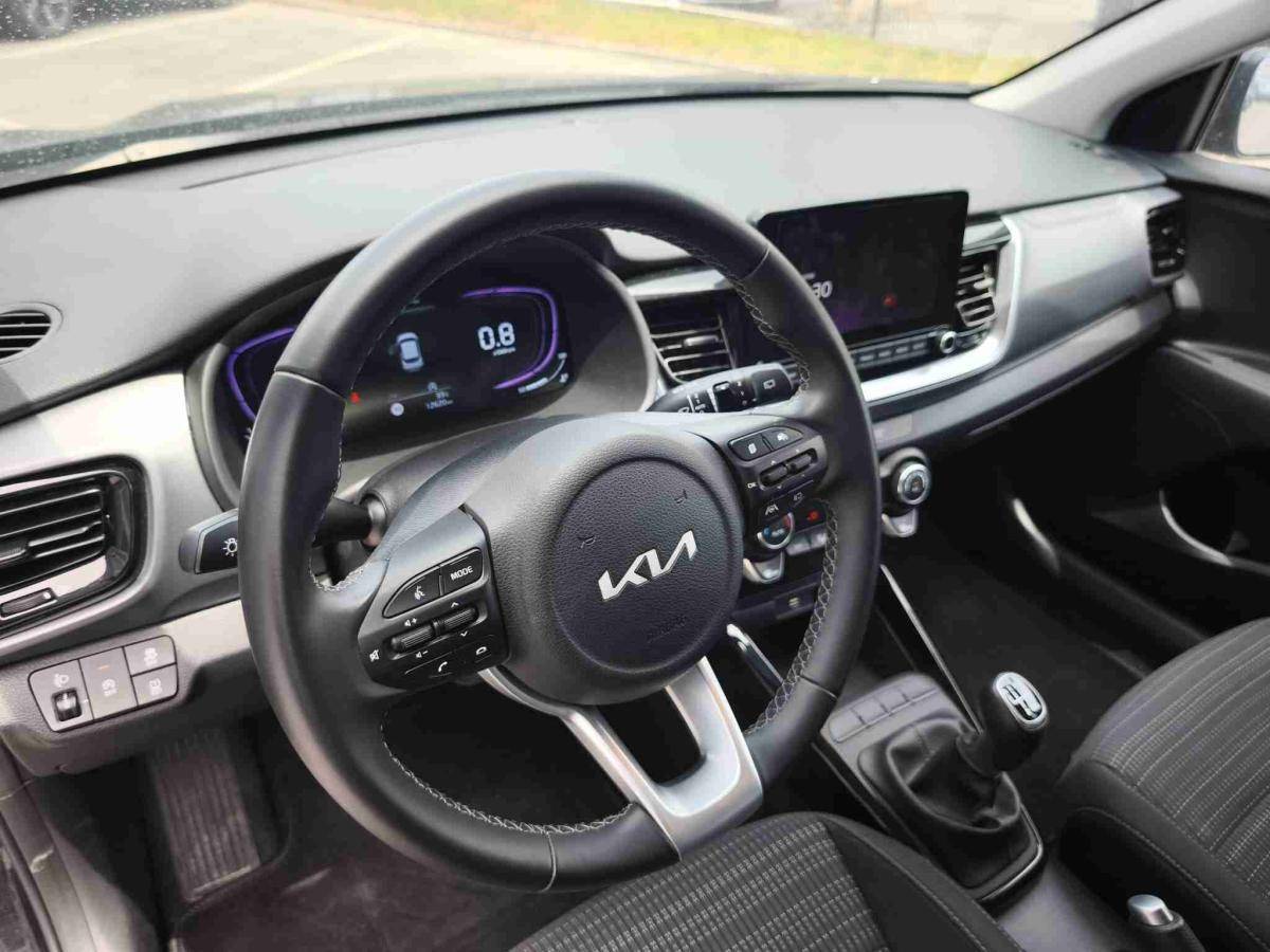 kia-stonic-2025-gasolina-998cc