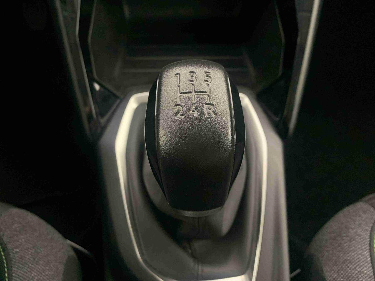 peugeot-208-2024-gasolina-1199cc