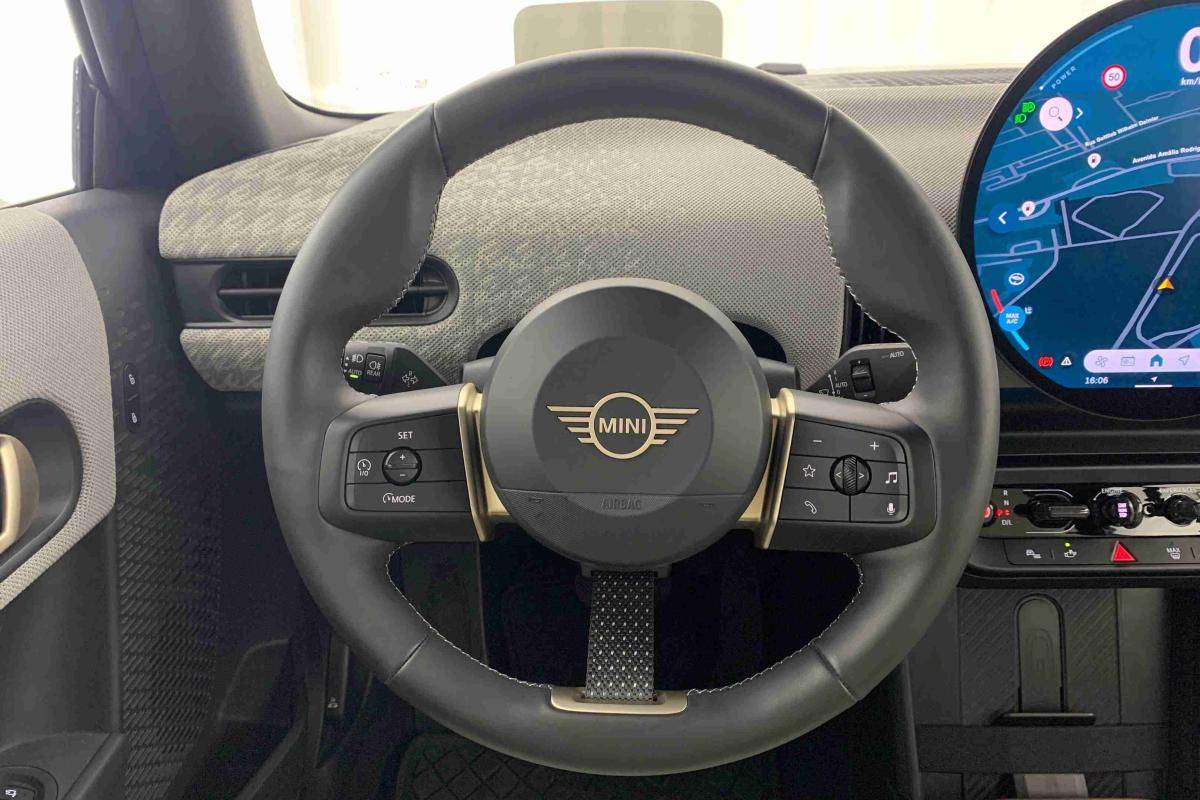 mini-cabrio-2025-gasolina-1998cc