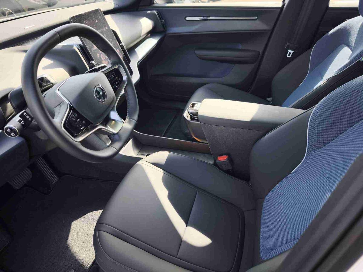 volvo-ex30-2025-eletrico-0cc