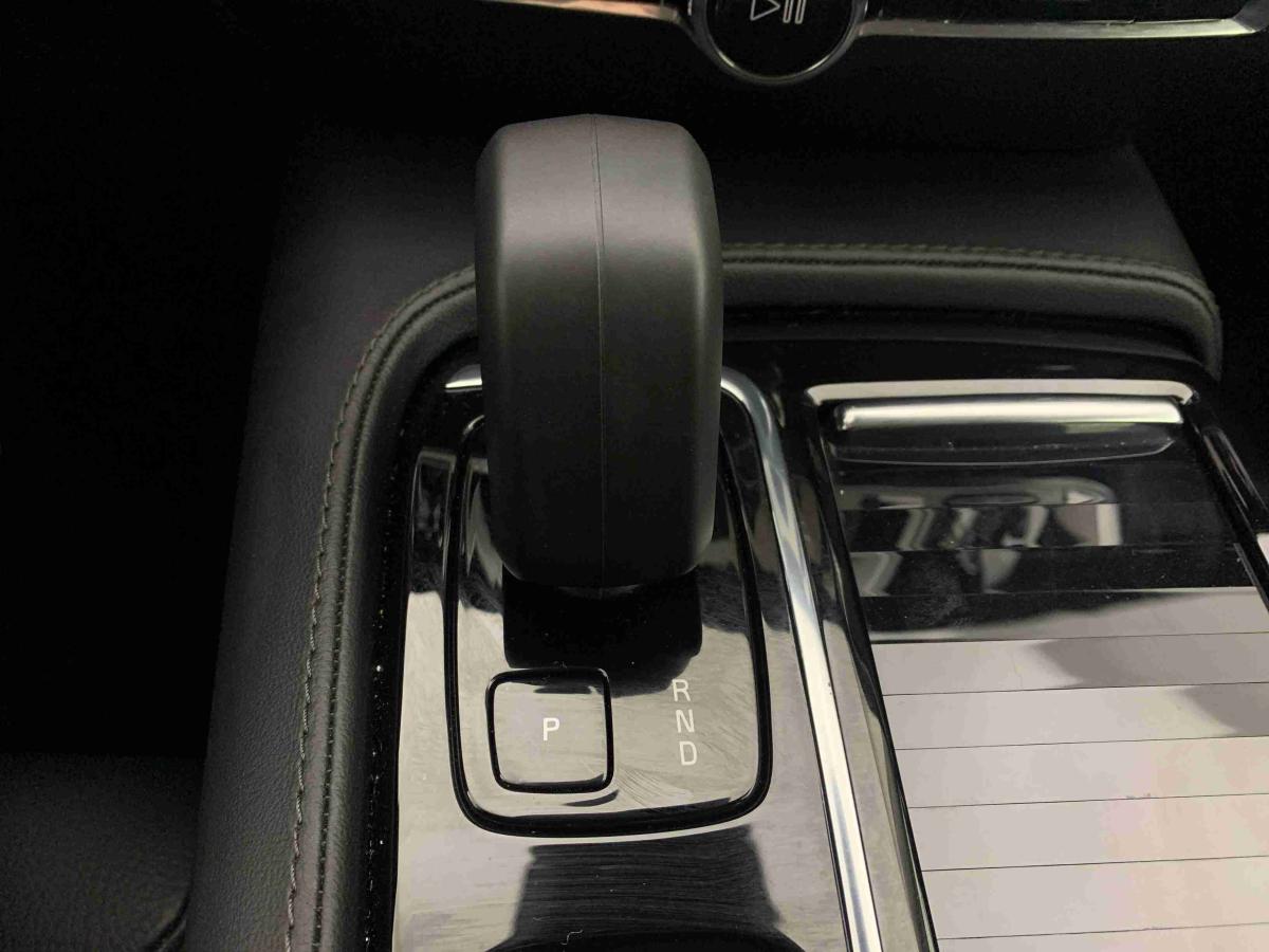 volvo-v60-2025-hibrido-1969cc