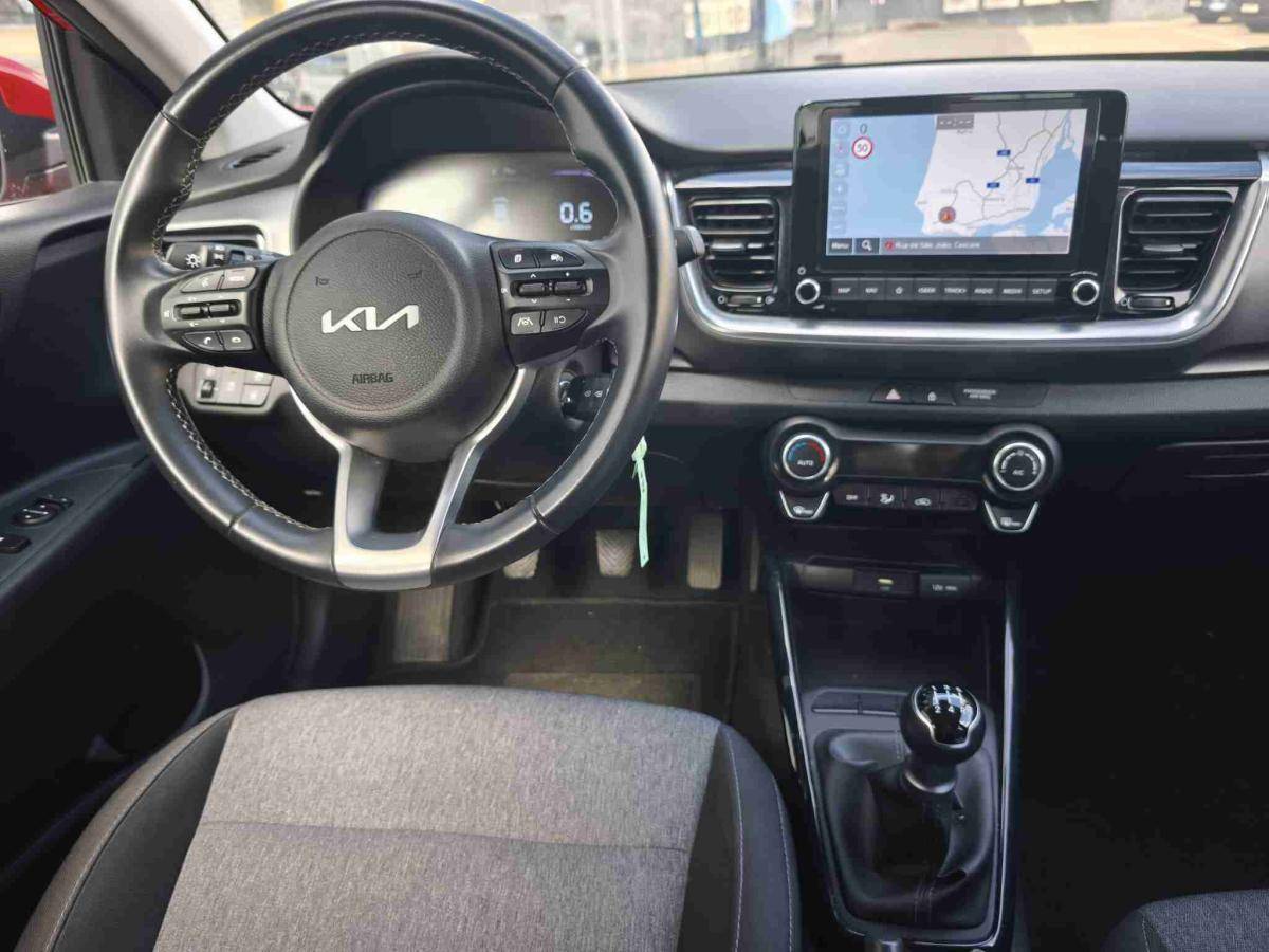 kia-stonic-2025-gasolina-1197cc