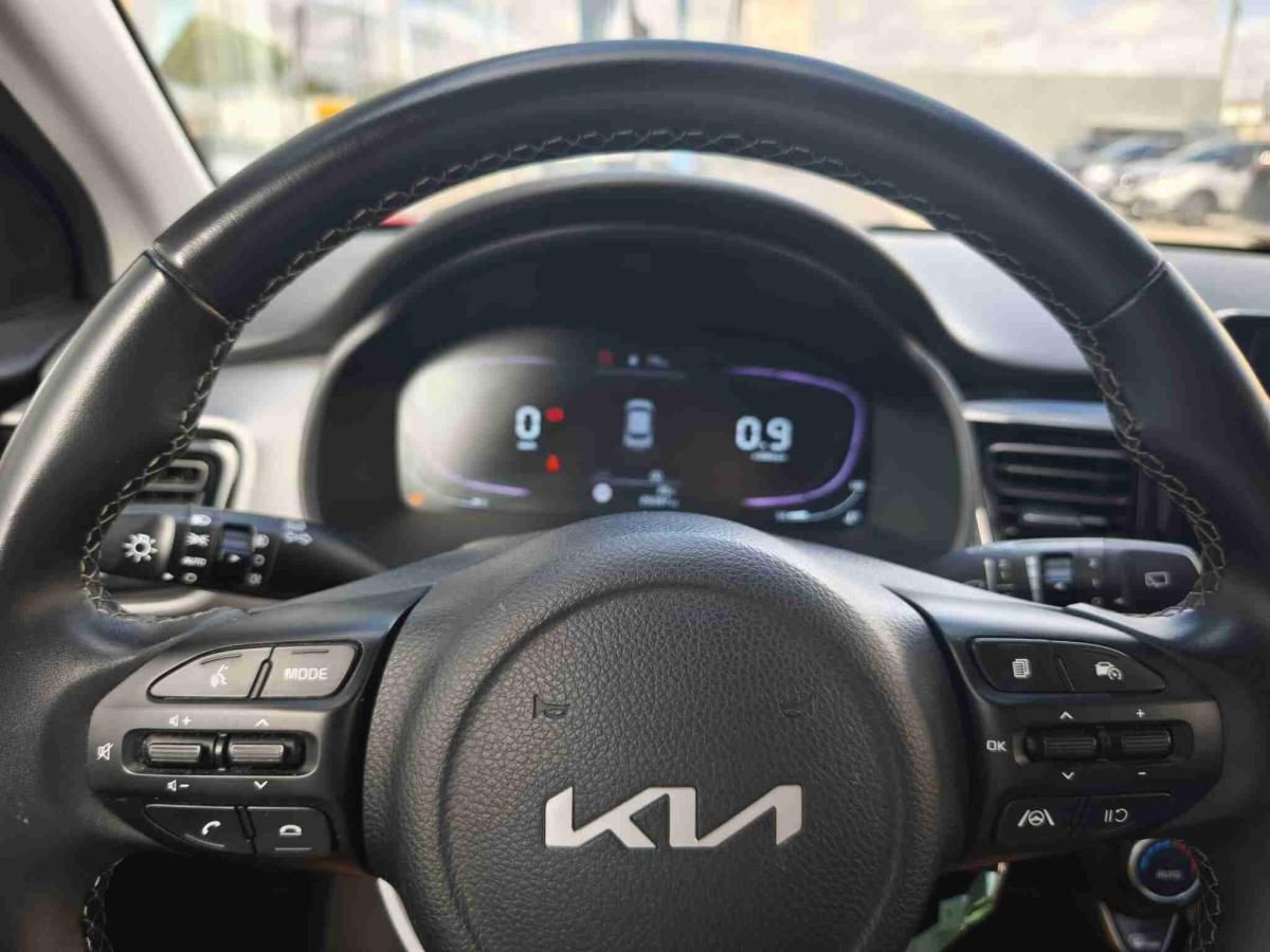 kia-stonic-2025-gasolina-1197cc