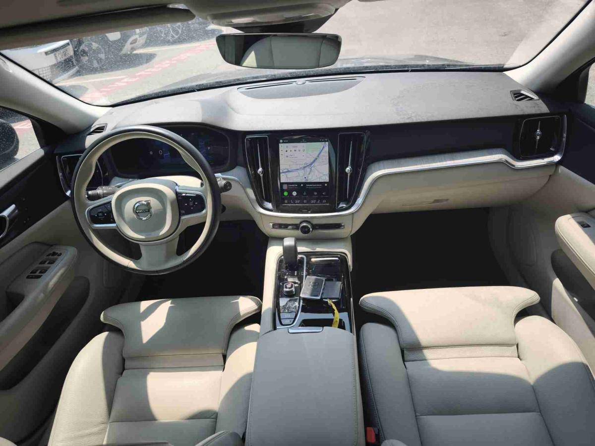 volvo-v60-2024-hibrido-1969cc