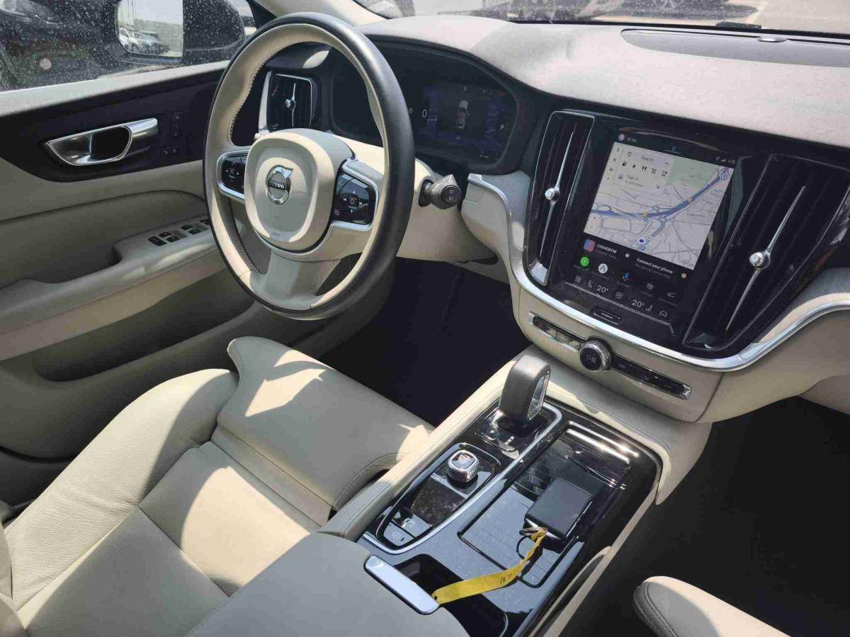 volvo-v60-2024-hibrido-1969cc