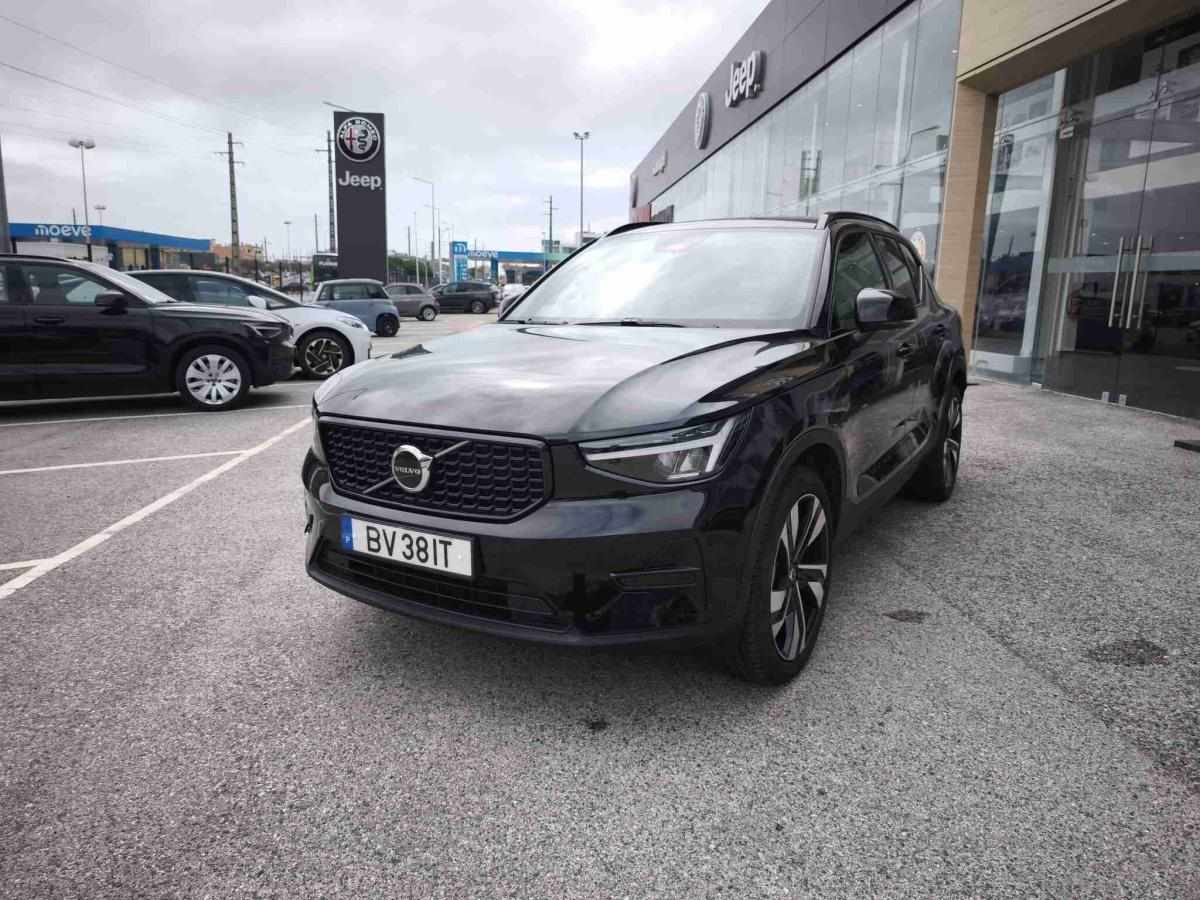 volvo-xc40-2025-gasolina-1969cc