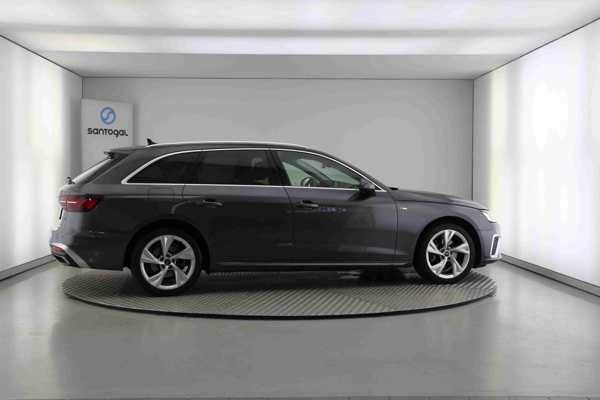 audi-a4-2023-diesel-1968cc