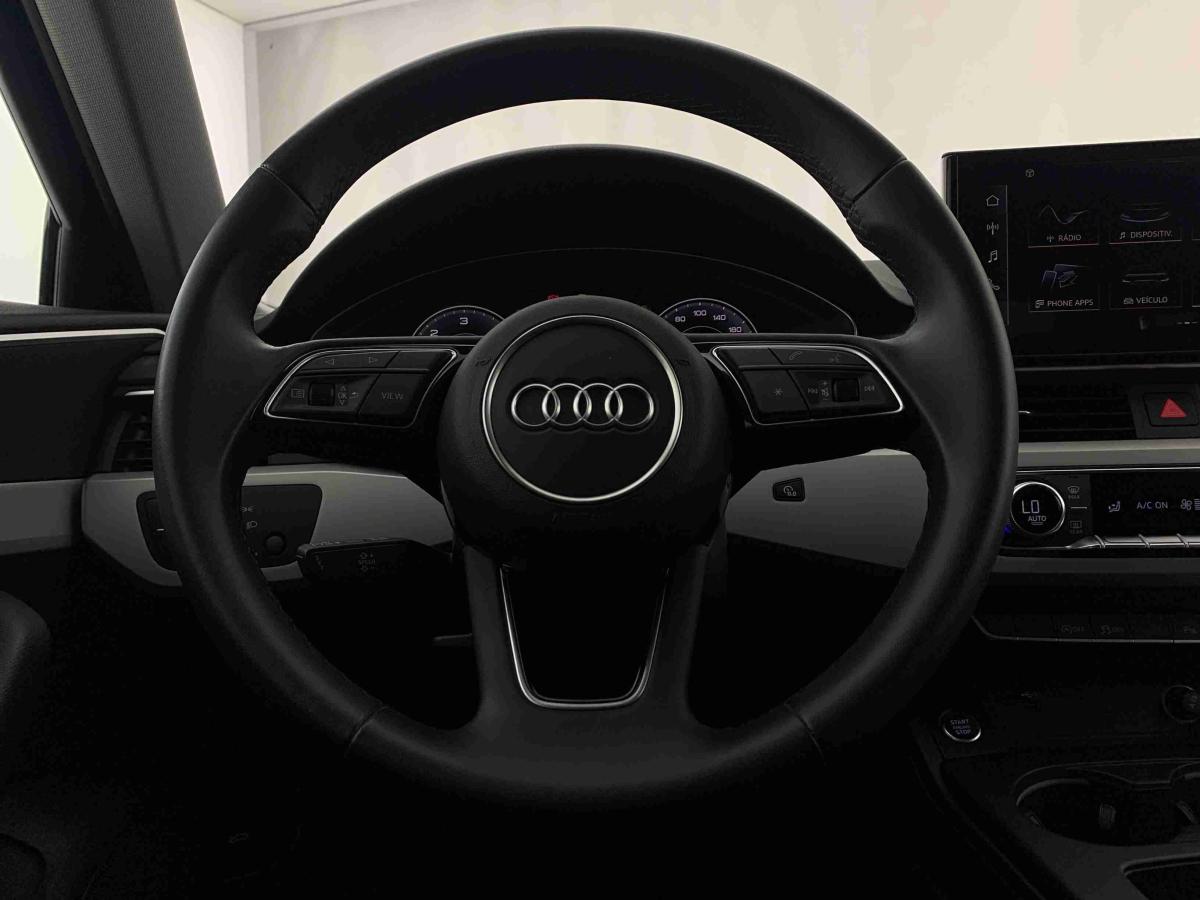 audi-a4-2023-diesel-1968cc