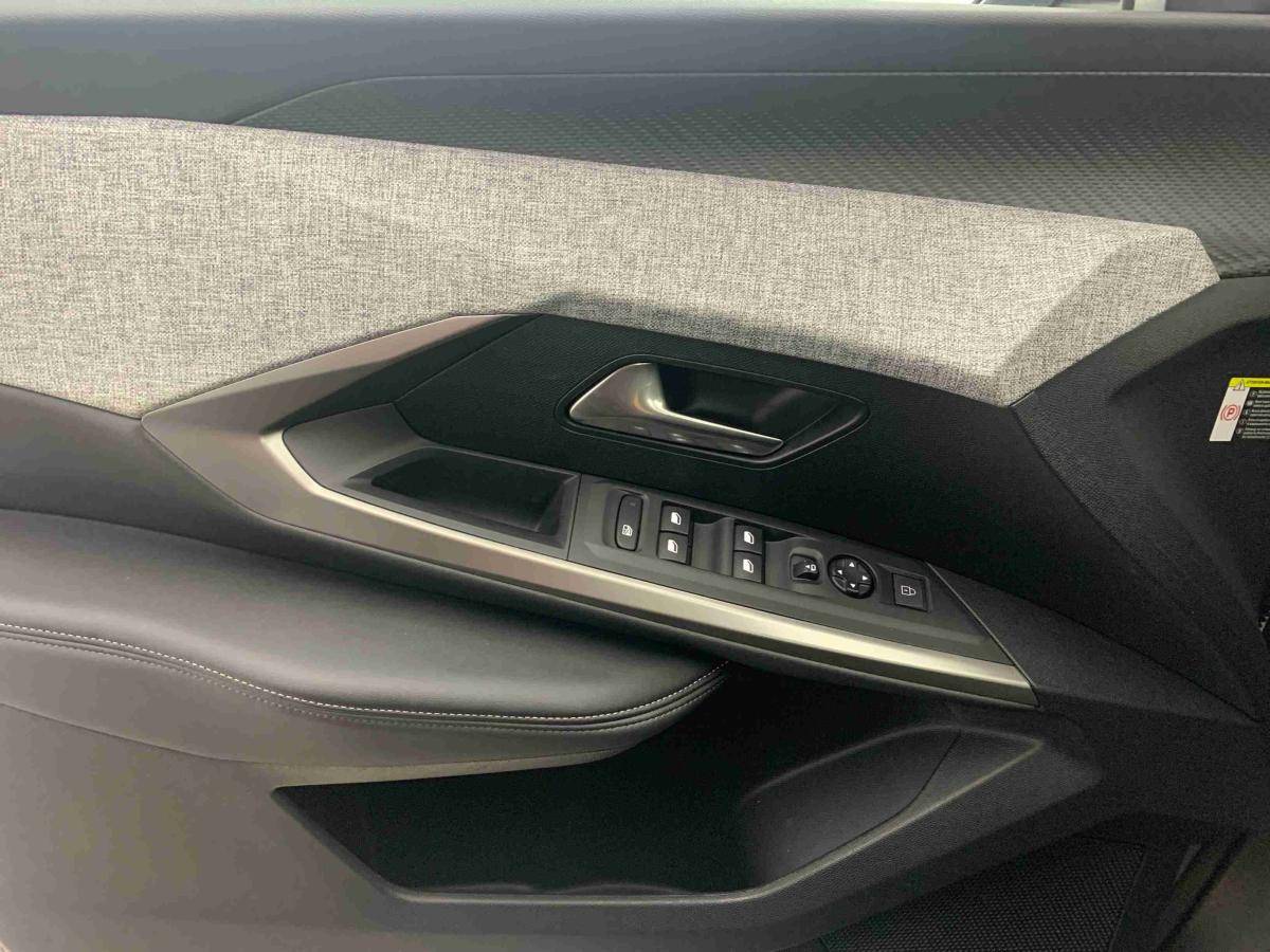 peugeot-5008-2025-gasolina-1199cc