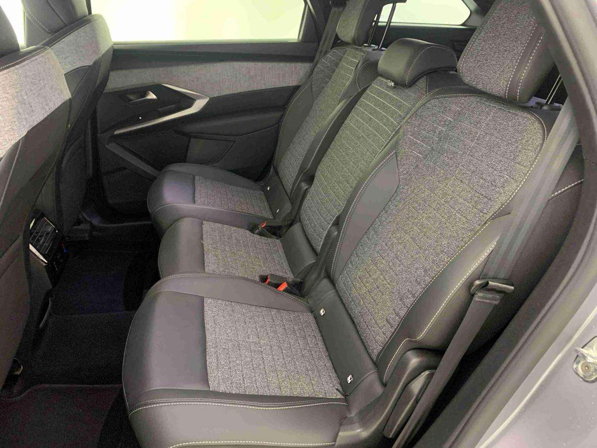 peugeot-5008-2025-gasolina-1199cc