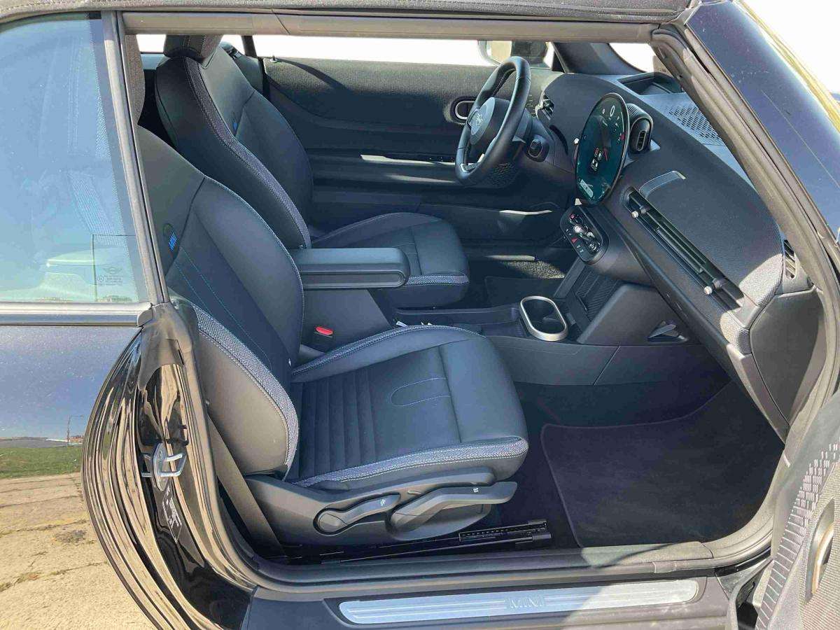 mini-cabrio-2025-gasolina-1998cc