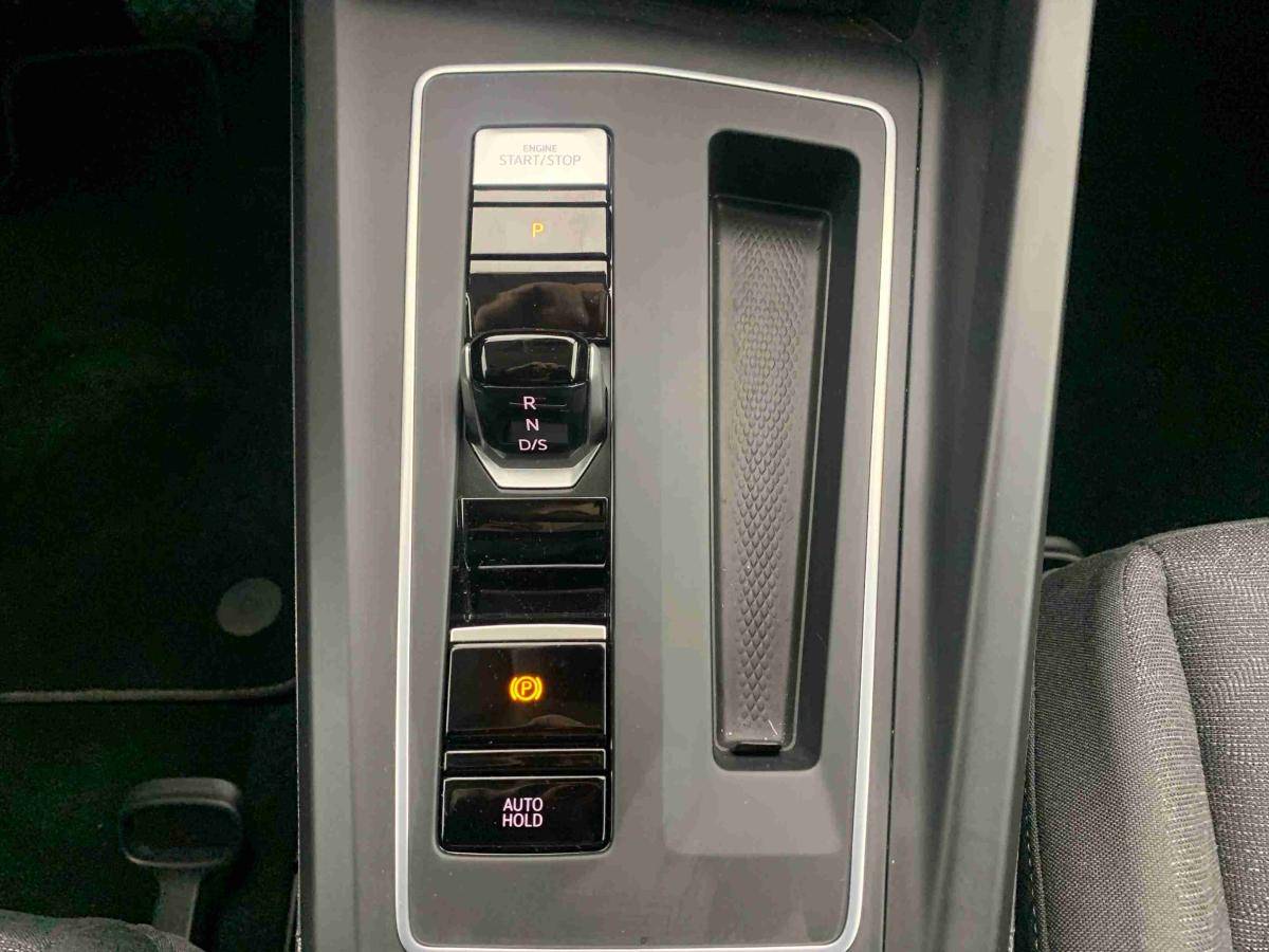 volkswagen-golf-2024-diesel-1968cc