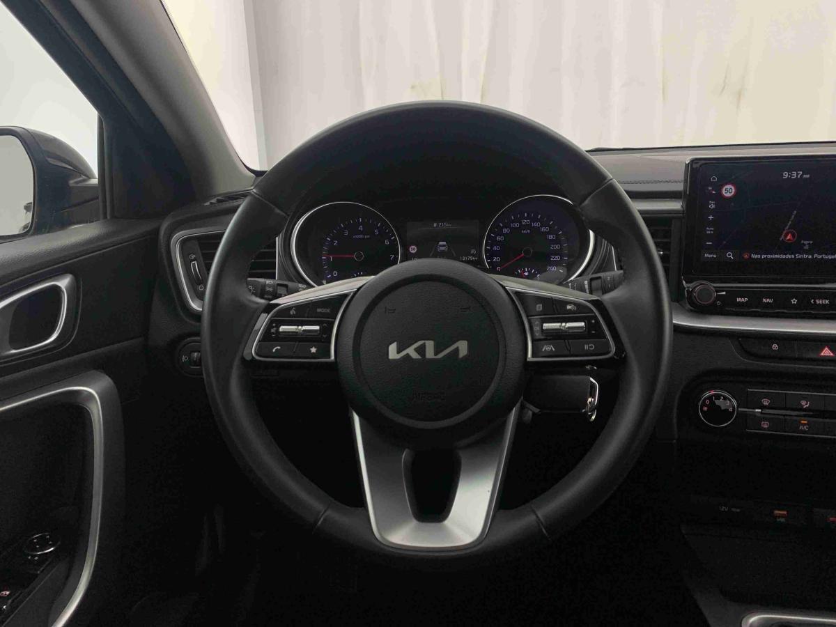 kia-xceed-2025-gasolina-998cc