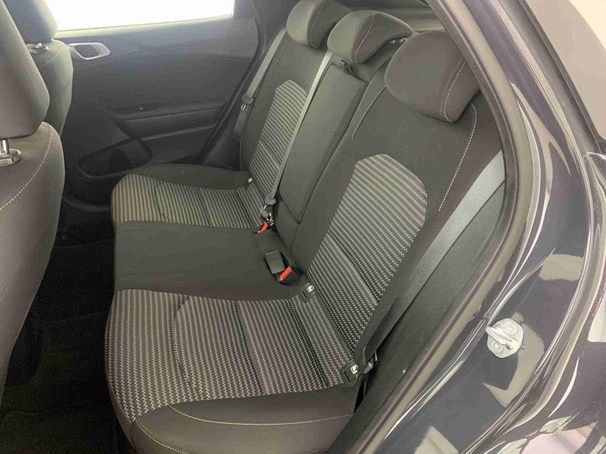 kia-xceed-2025-gasolina-998cc