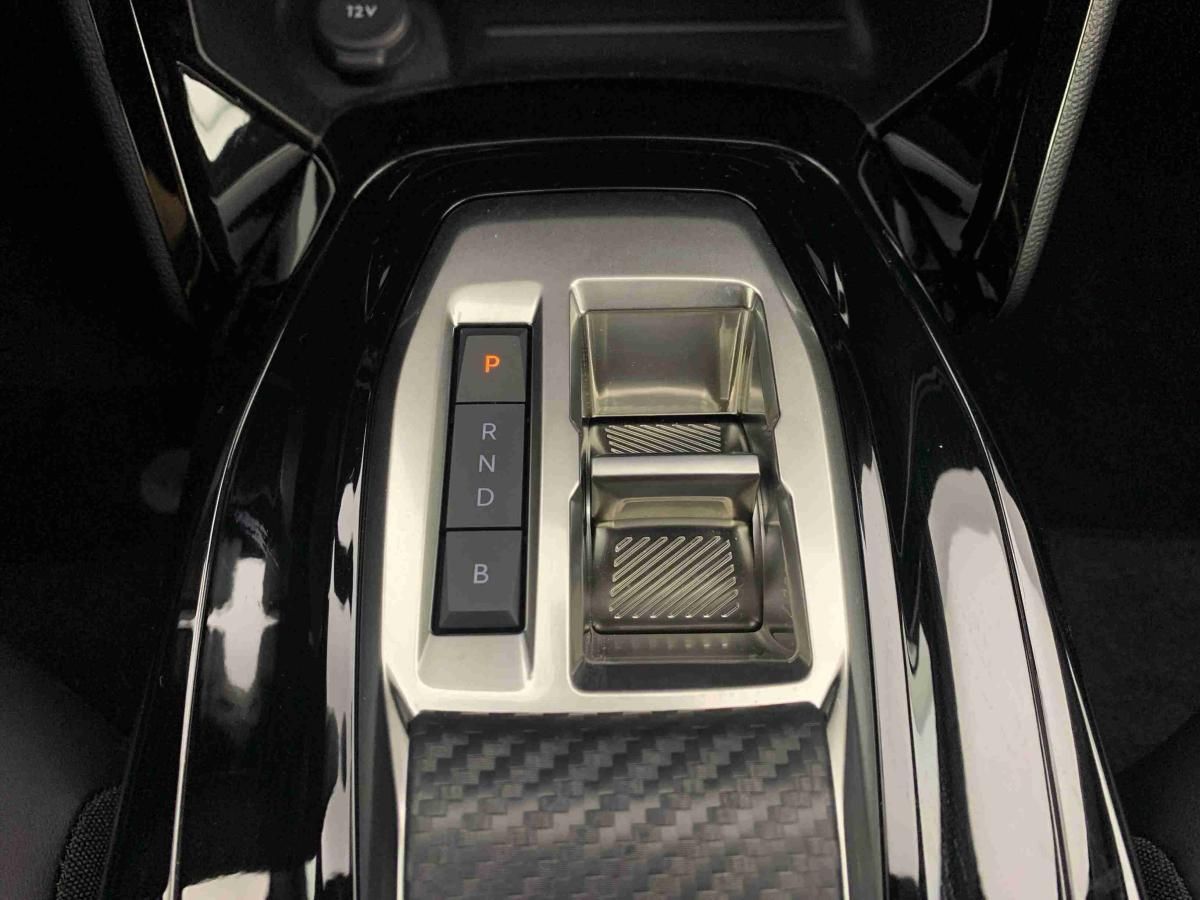 peugeot-e-2008-2025-eletrico-0cc