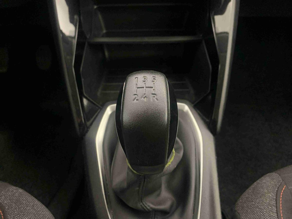 peugeot-208-2023-gasolina-1199cc