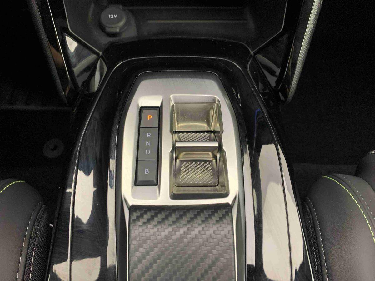 peugeot-e-2008-2025-eletrico-0cc