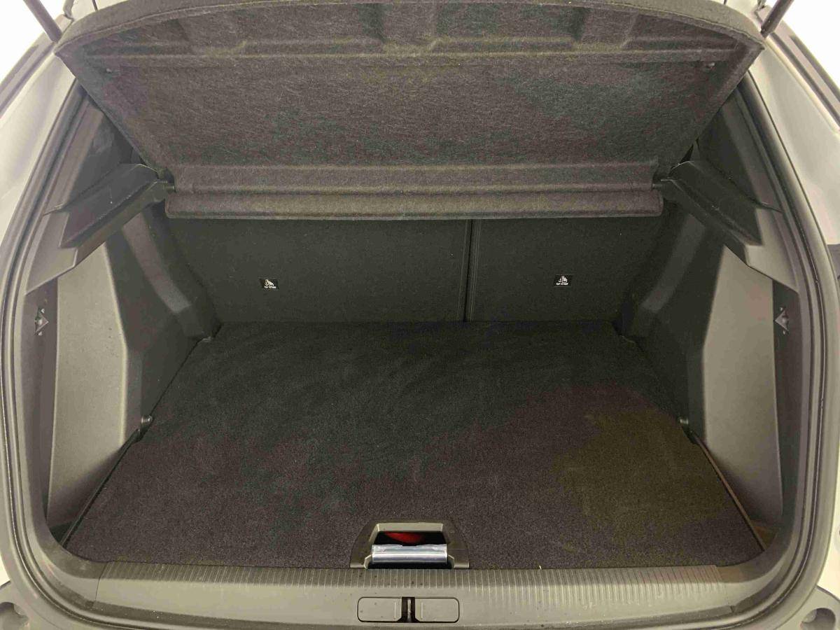 peugeot-e-2008-2025-eletrico-0cc