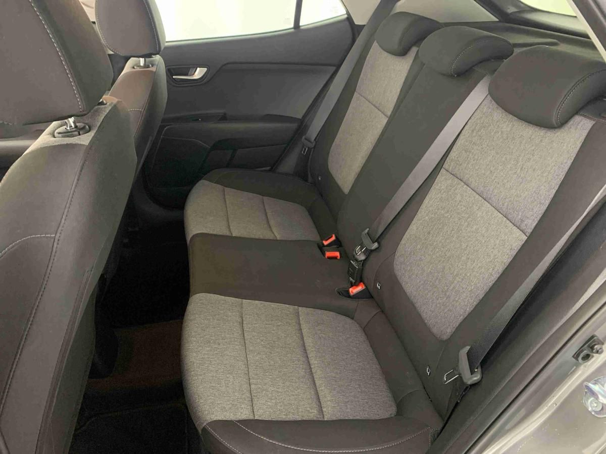 kia-stonic-2025-gasolina-1197cc