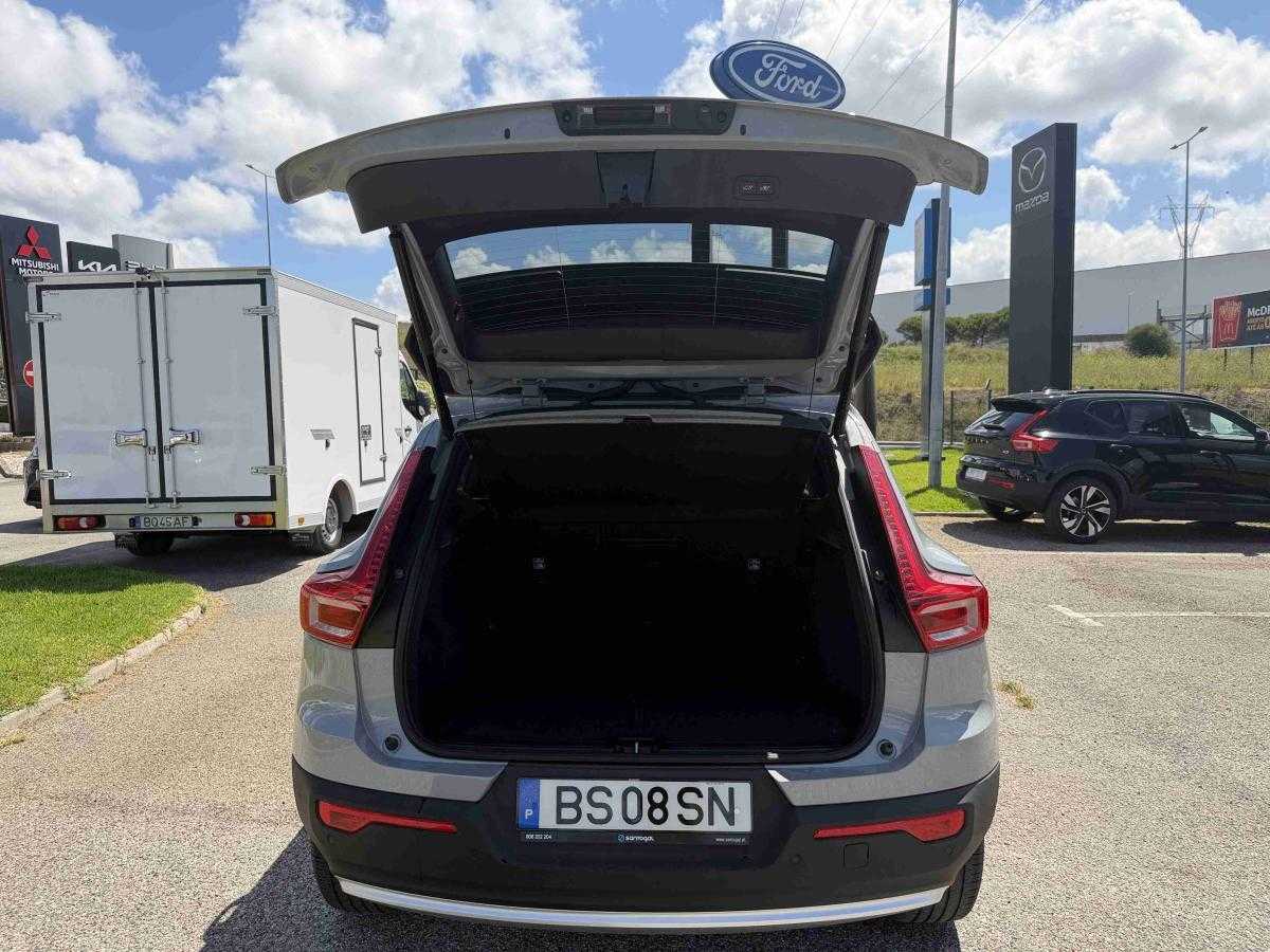 volvo-xc40-2025-gasolina-1969cc