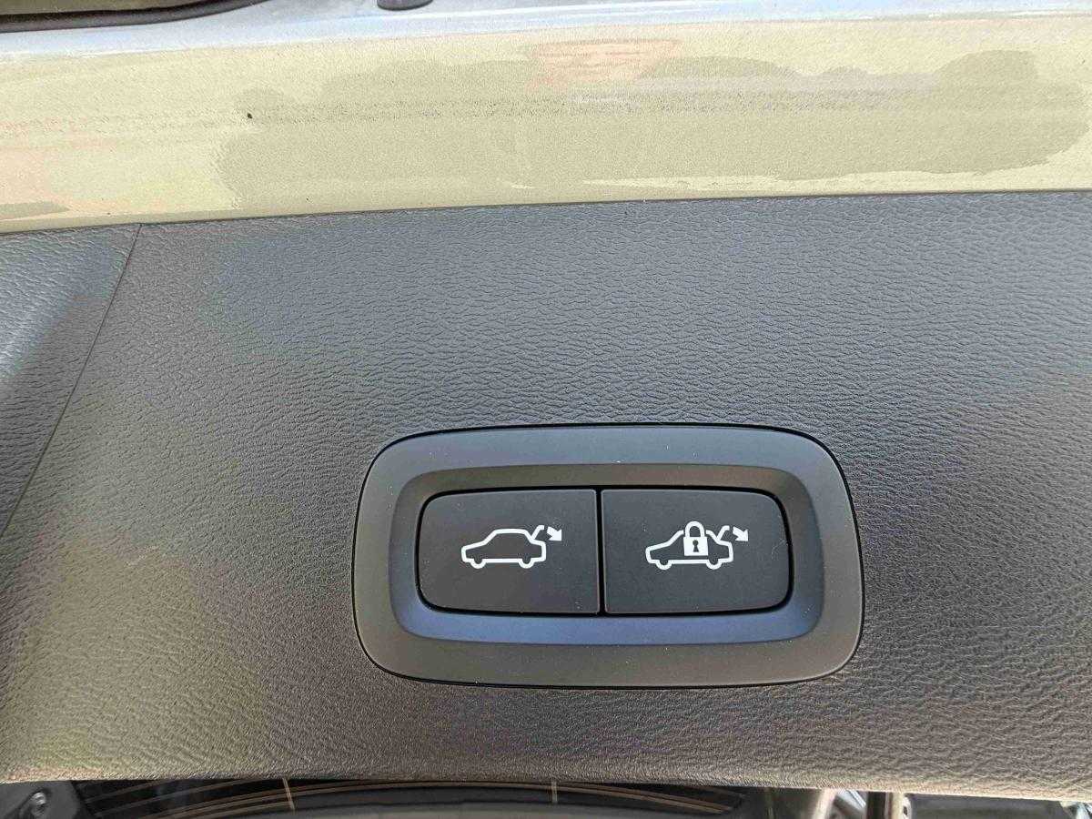 volvo-xc40-2025-gasolina-1969cc