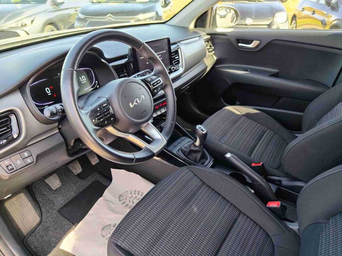 kia-stonic-2025-gasolina-998cc