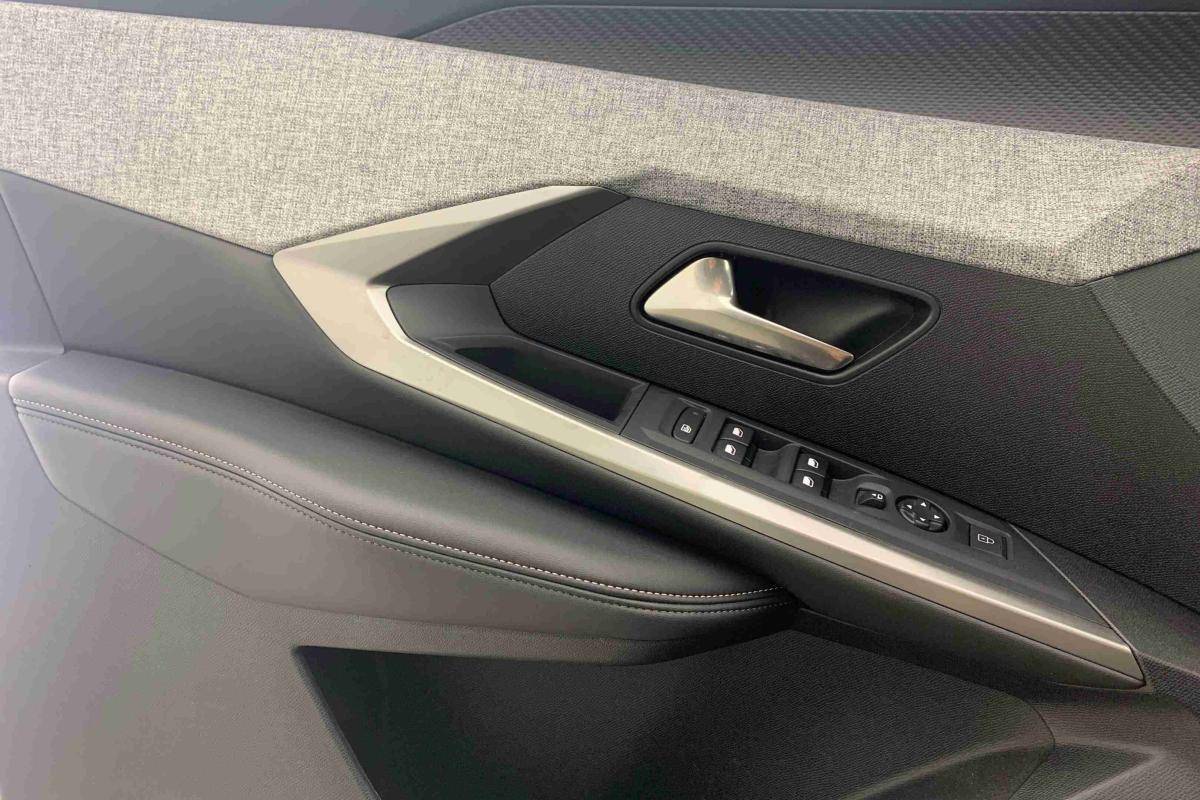 peugeot-5008-2025-gasolina-1199cc