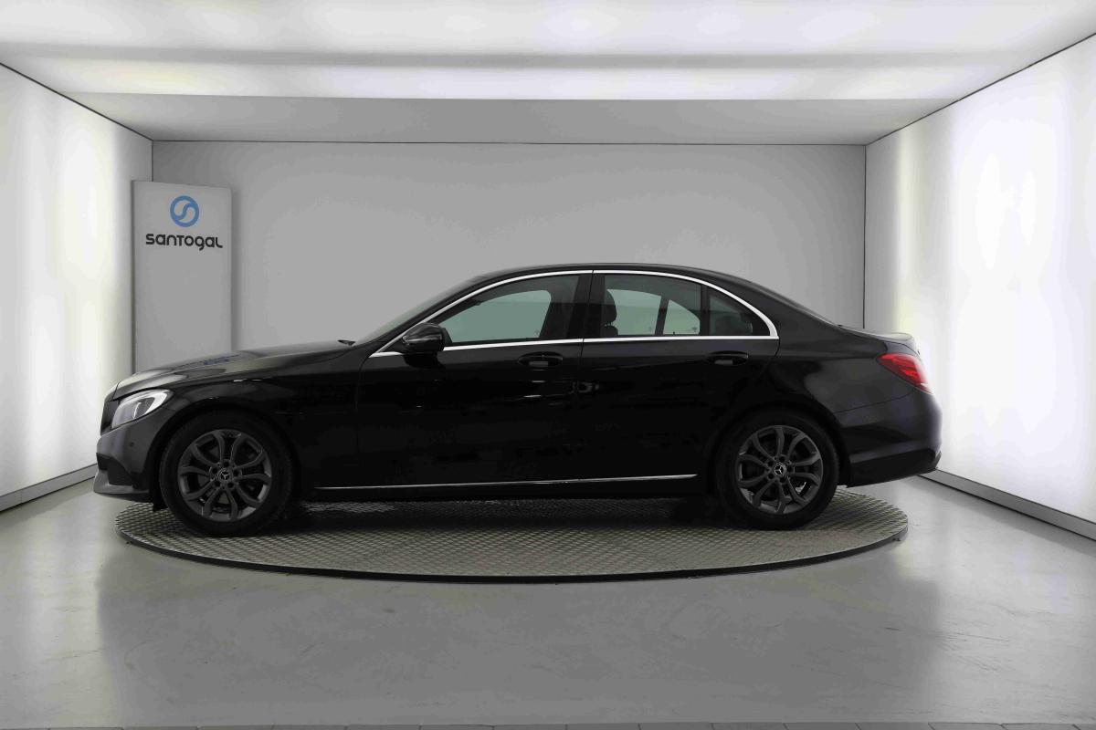 mercedes-benz-220-2018-diesel-2143cc