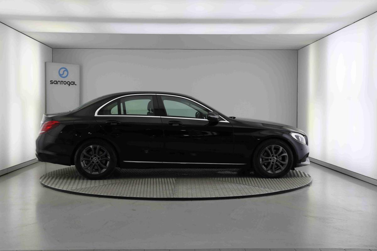 mercedes-benz-220-2018-diesel-2143cc