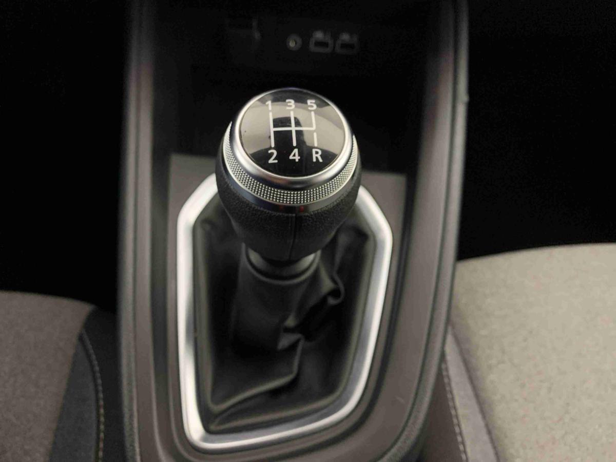mitsubishi-colt-2024-gasolina-999cc