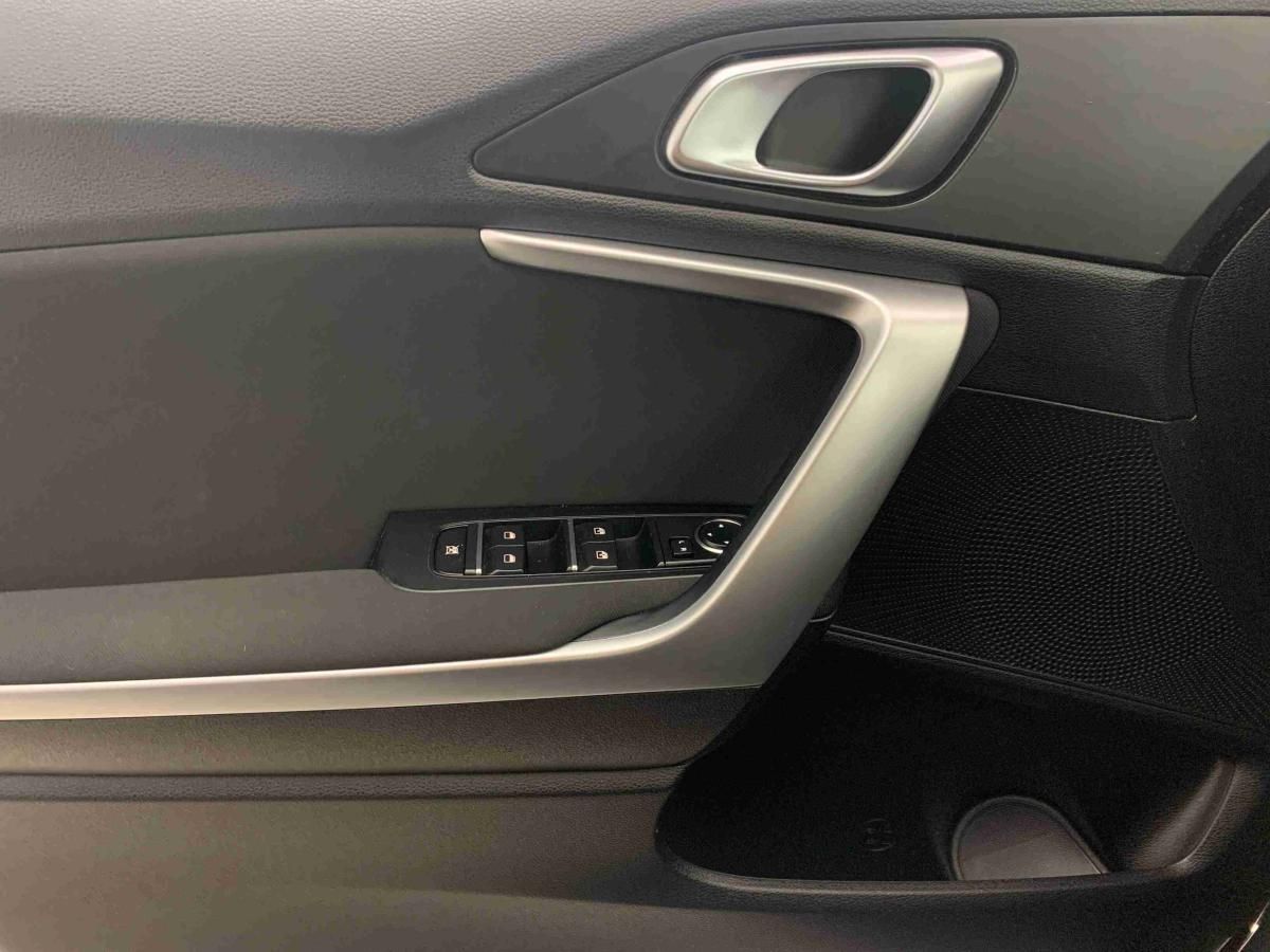 kia-xceed-2023-gasolina-998cc