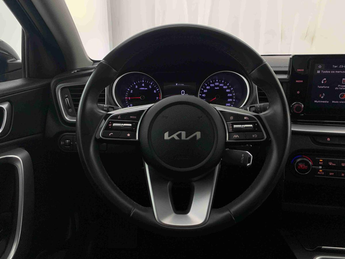 kia-xceed-2023-gasolina-998cc